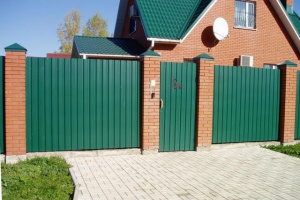 Ограждение для дома из профлиста зеленый мох